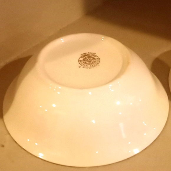 Vintage Universal Cambridge Iris Camwood Ivory- Bundle of 2 Vegetable Bowls - Picture 9 of 12